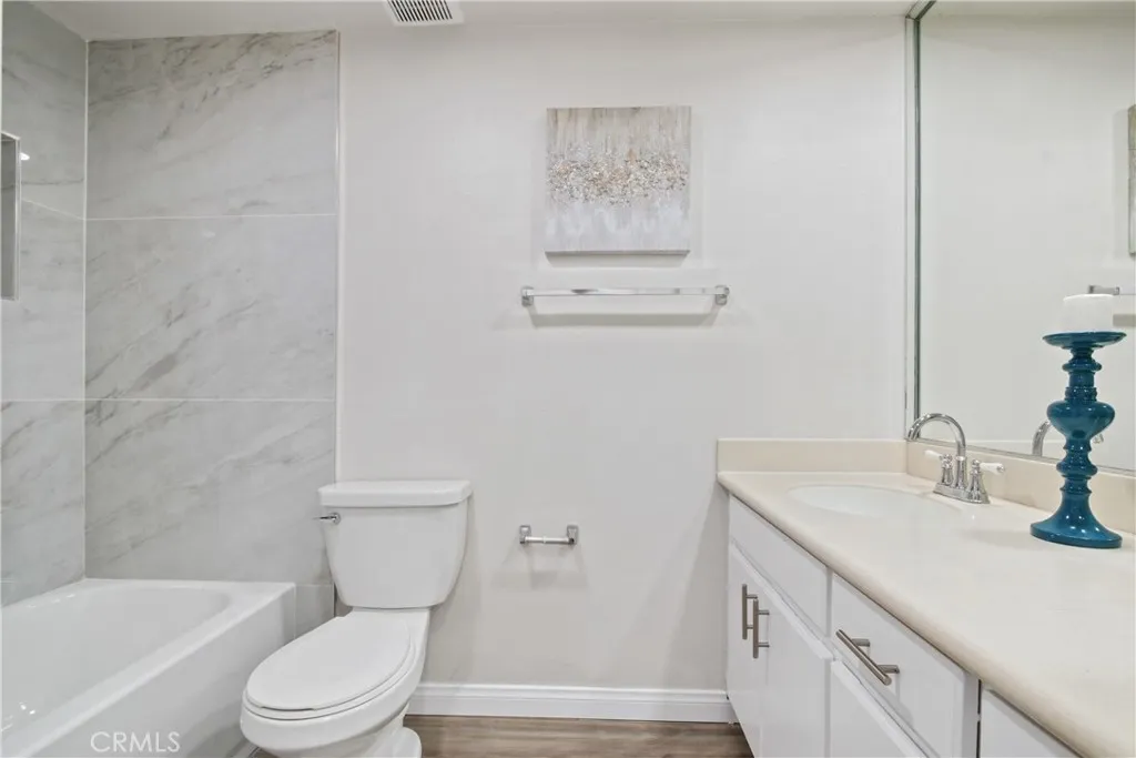 10687 Wilkins Avenue 1, Los Angeles, California 90024 home-pic-11