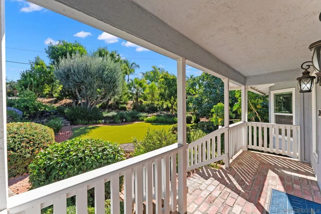 3045 Mary Ln, Escondido, California 92025 home-pic-7