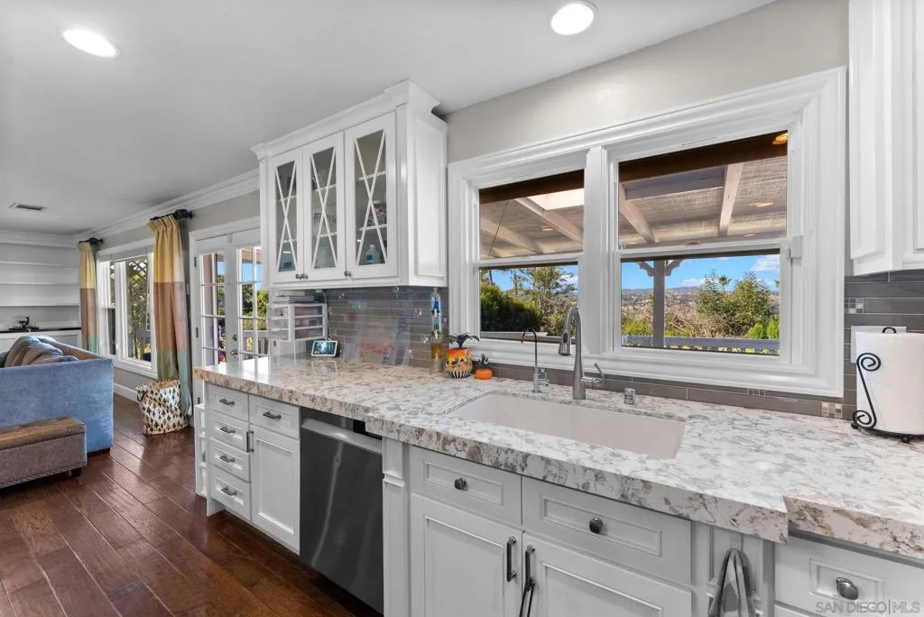 3045 Mary Ln, Escondido, California 92025 home-pic-14