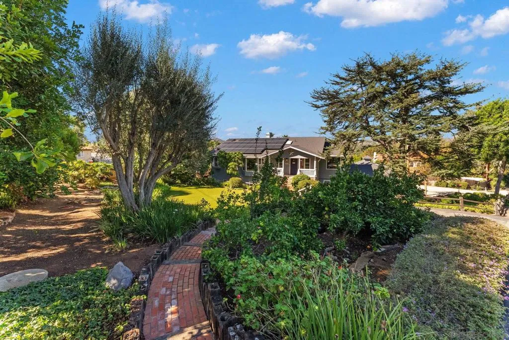 3045 Mary Ln, Escondido, California 92025 home-pic-4