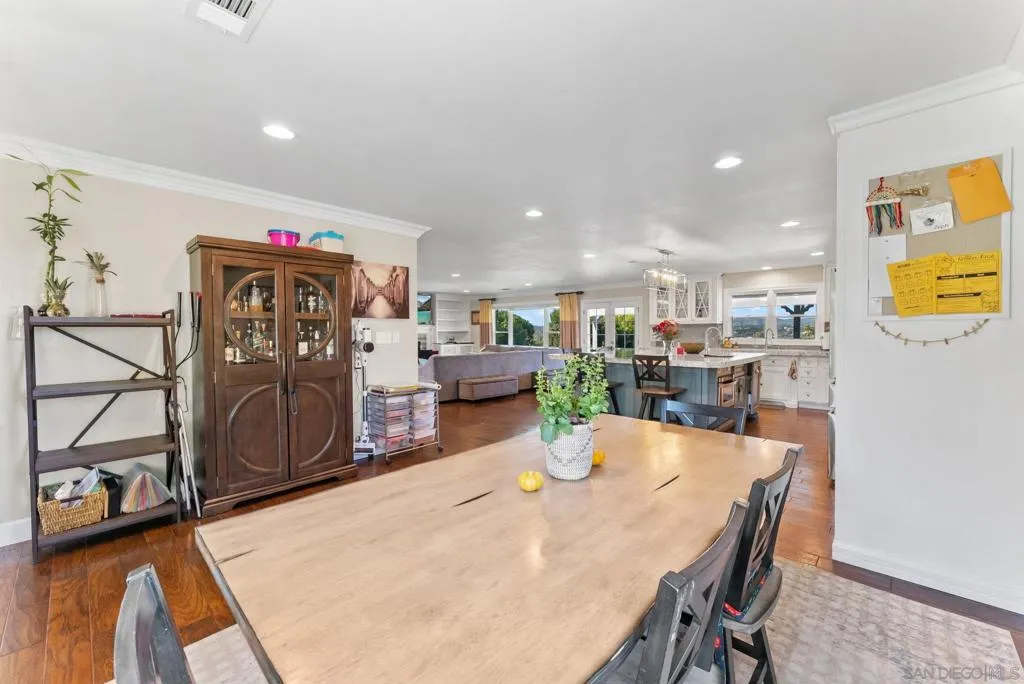 3045 Mary Ln, Escondido, California 92025 home-pic-11