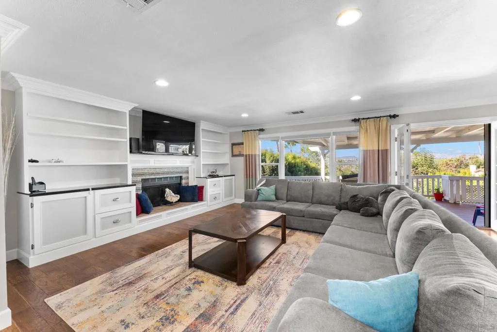 3045 Mary Ln, Escondido, California 92025 home-pic-17