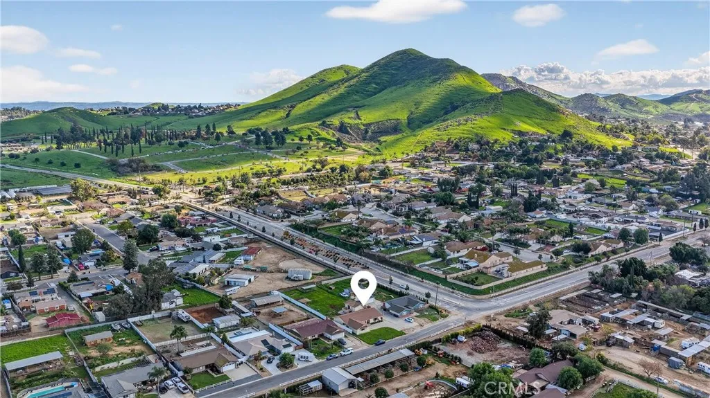 4949 California Avenue, Norco, California 92860 home-pic-37