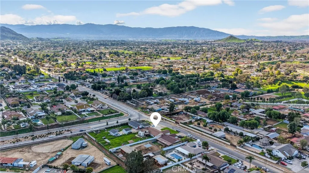 4949 California Avenue, Norco, California 92860 home-pic-38