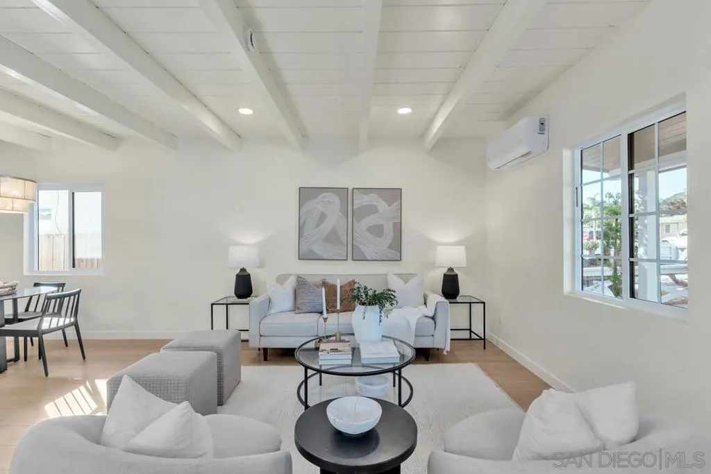 2275 Emerald St, San Diego, California 92109 home-pic-6