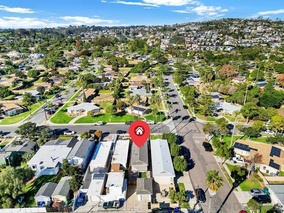 2275 Emerald St, San Diego, California 92109 home-pic-39