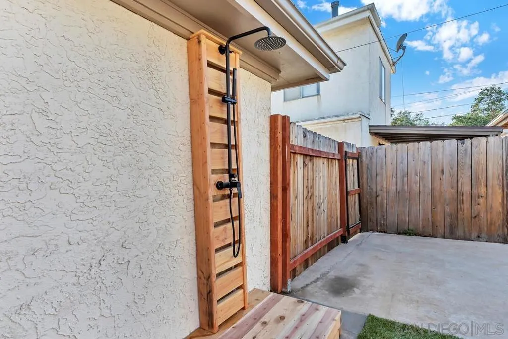 2275 Emerald St, San Diego, California 92109 home-pic-30