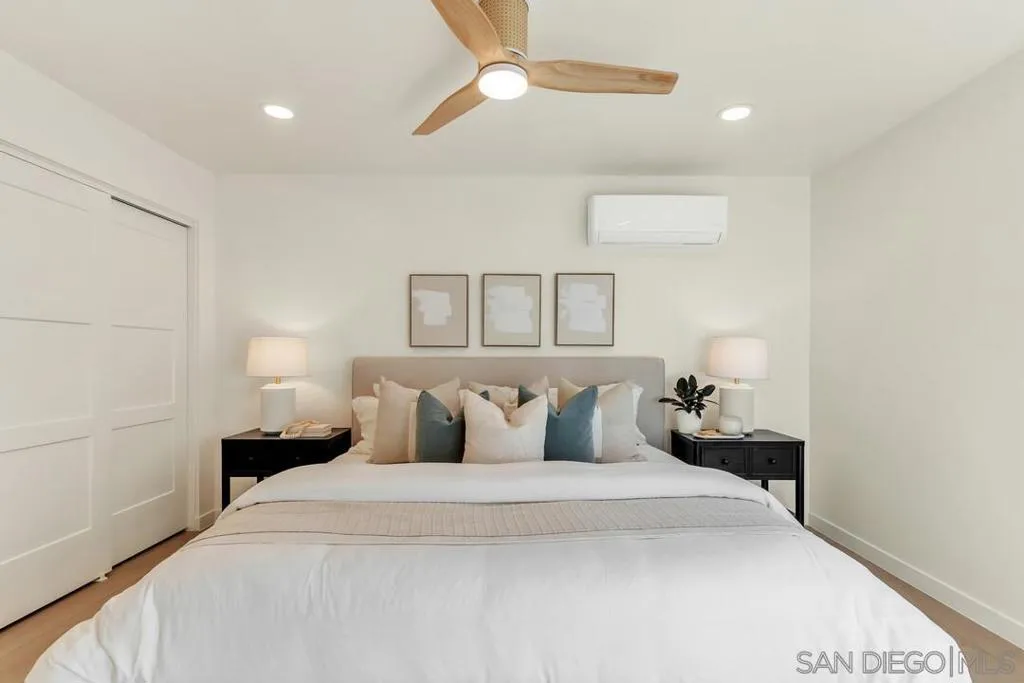 2275 Emerald St, San Diego, California 92109 home-pic-23