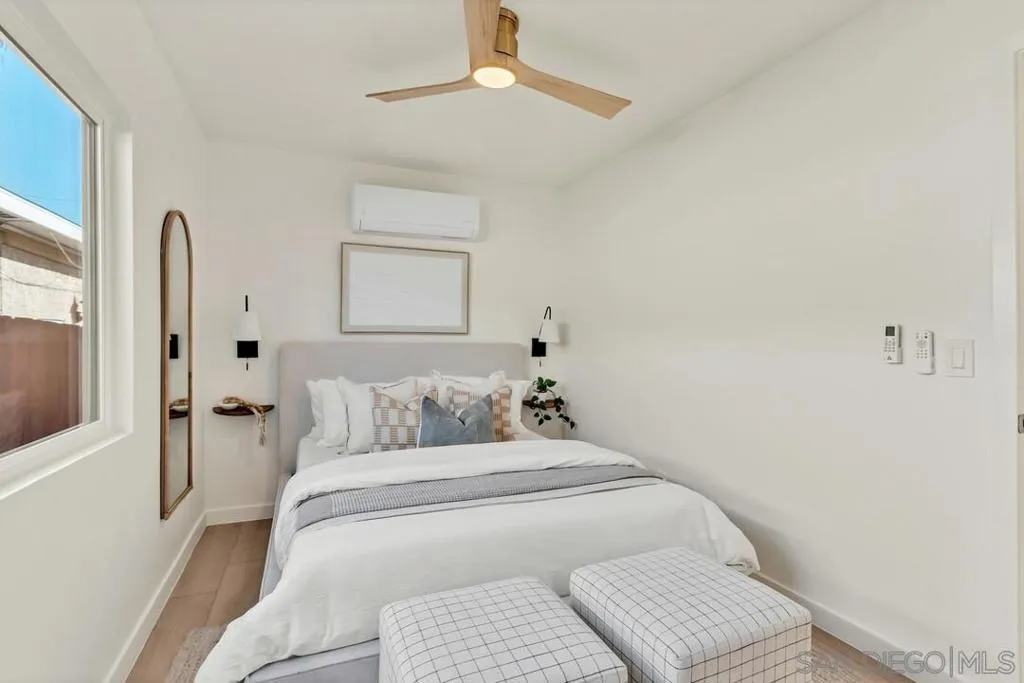 2275 Emerald St, San Diego, California 92109 home-pic-20