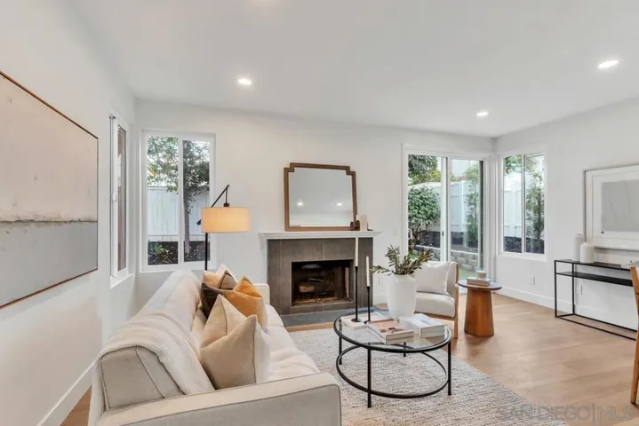 12169 Via San Loreno, San Diego, California 92128