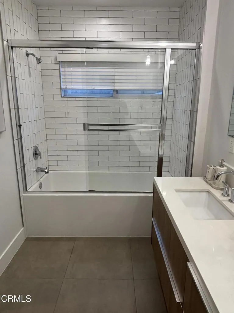 239 S Marengo Avenue 106, Pasadena, California 91101 home-pic-16