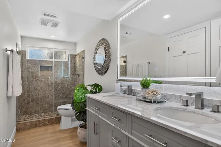 Dowstairs bathroom