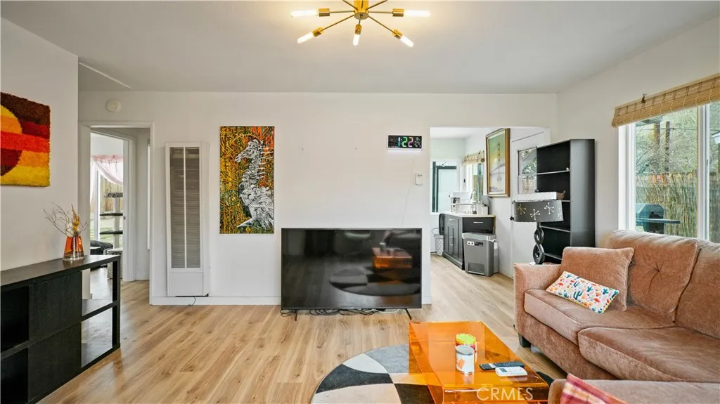 6972 Tamarisk Avenue, Yucca Valley, California 92284 home-pic-12