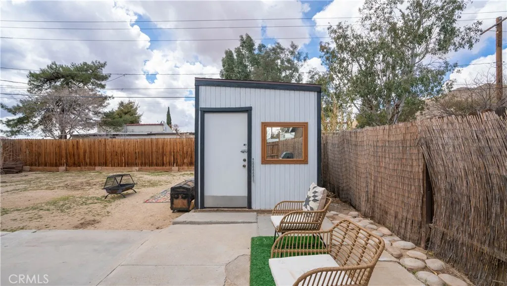 6972 Tamarisk Avenue, Yucca Valley, California 92284 home-pic-23