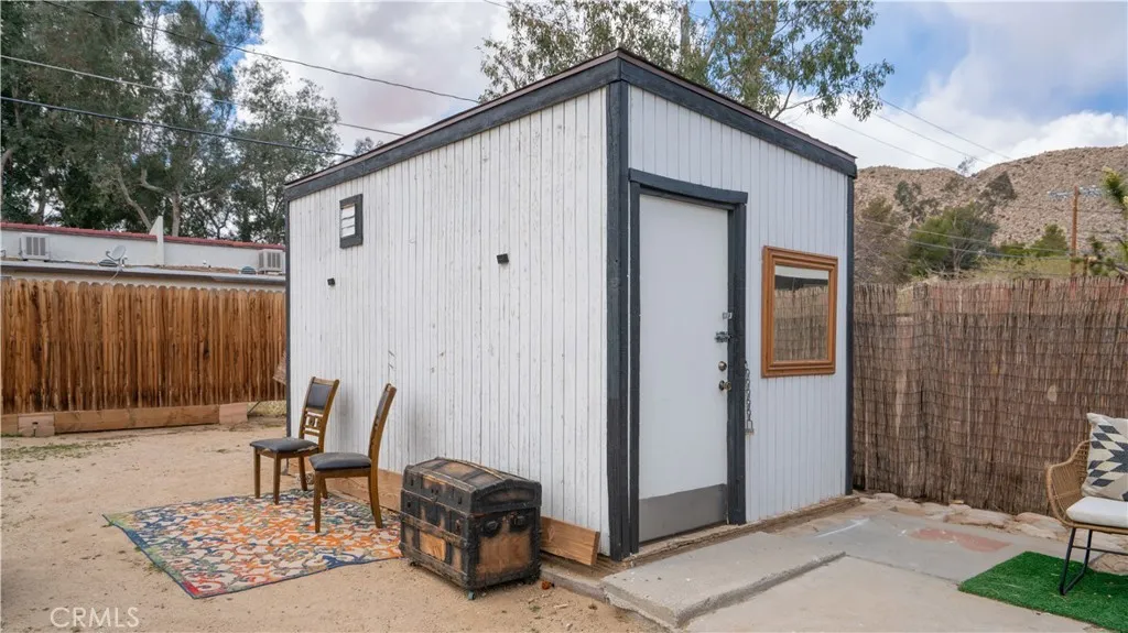 6972 Tamarisk Avenue, Yucca Valley, California 92284 home-pic-21