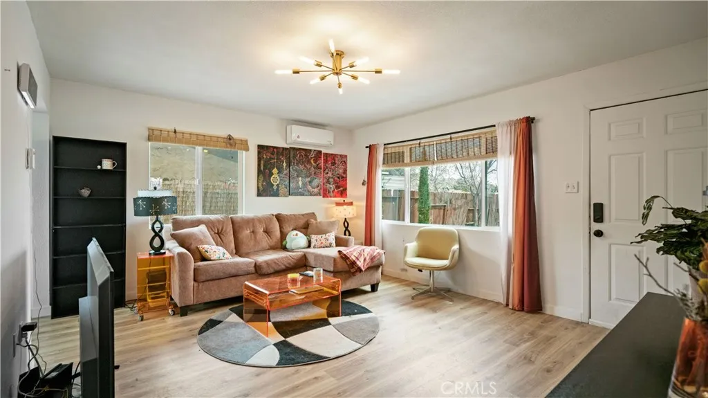 6972 Tamarisk Avenue, Yucca Valley, California 92284 home-pic-11
