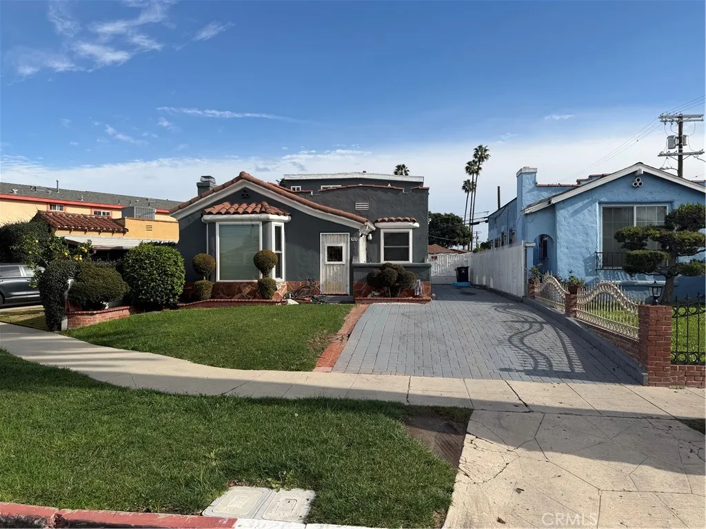 3020 S Palm Grove, Los Angeles, California 90016 home-pic-2