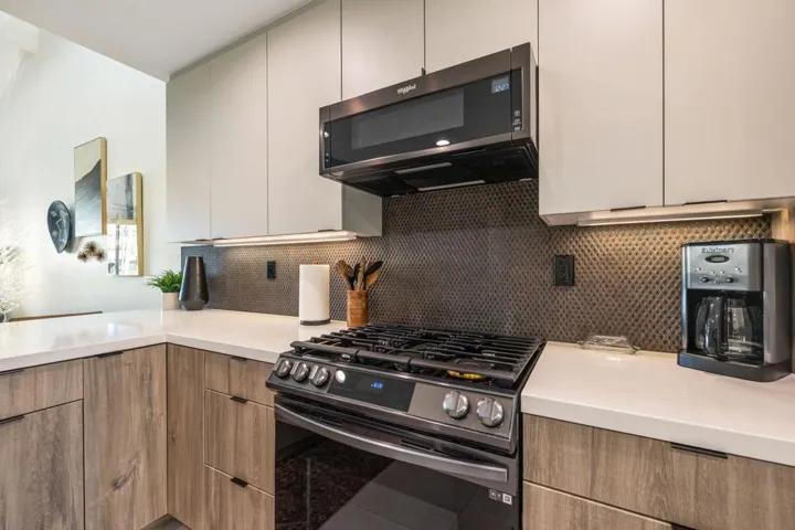 24-web-or-mls-8M4A9463