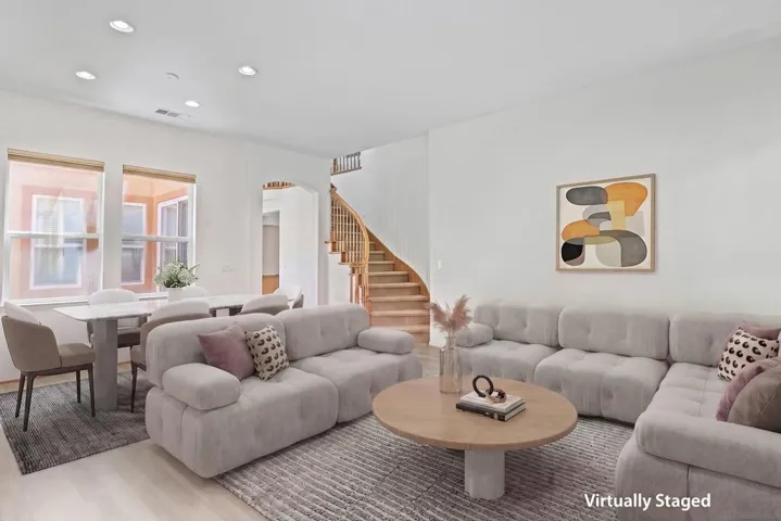 https://zimg.paragon.ice.com/ParagonImages/Property/PA/SDMLS/2600392/1/533/400/8cbc5485ce0647503c9c7fb8e53691ae/3/37f7143a8b279401bb074f7234014c91/2600392-f548b682-f723-4ab3-b415-eac50736bc50.JPG