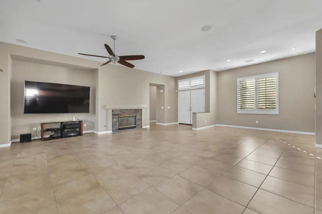 77516 Marlowe Court, Palm Desert, California 92211 home-pic-4