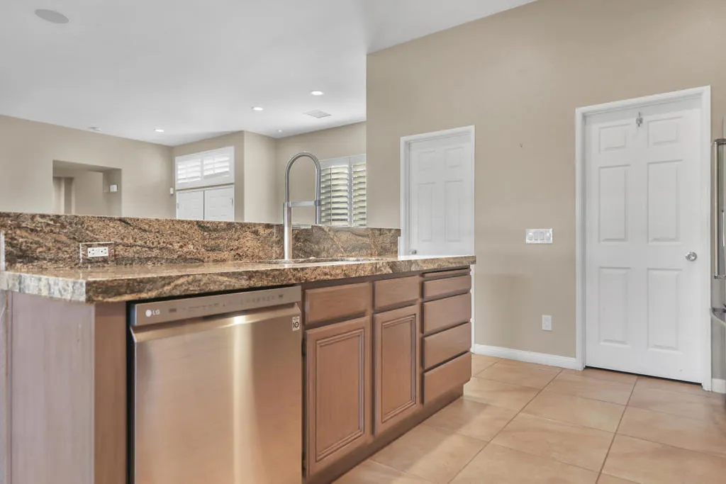 77516 Marlowe Court, Palm Desert, California 92211 home-pic-11