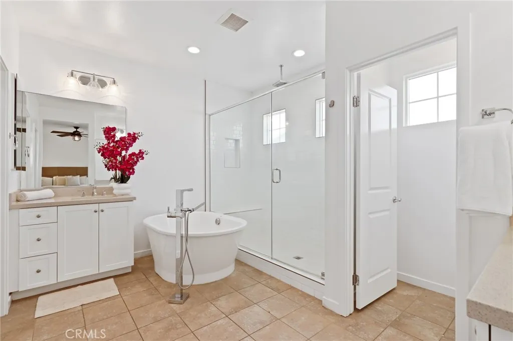 403 Aura Drive, Costa Mesa, California 92626 home-pic-26