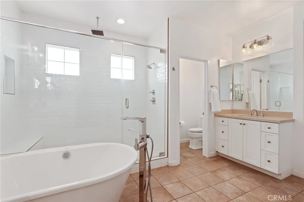 403 Aura Drive, Costa Mesa, California 92626 home-pic-27