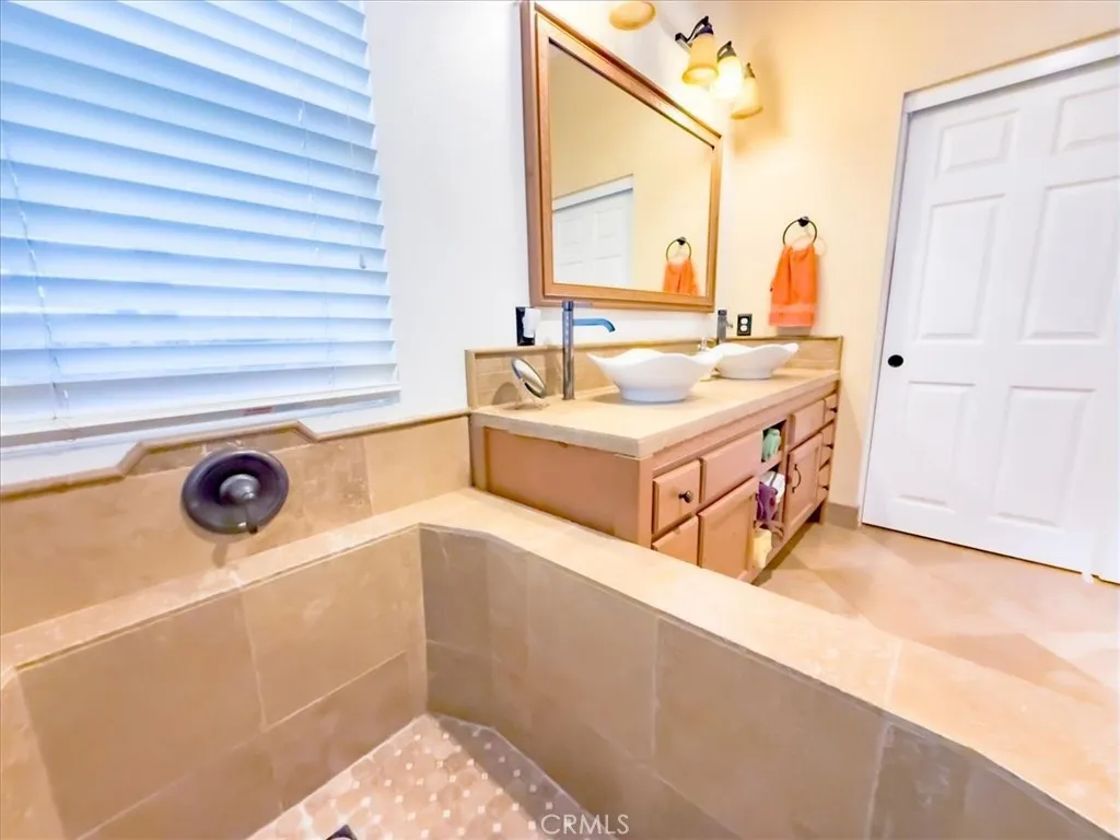 40136 Belvedere Court, Murrieta, California 92562 home-pic-52