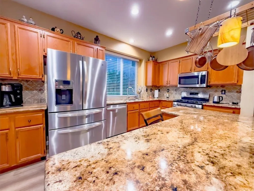 40136 Belvedere Court, Murrieta, California 92562 home-pic-16