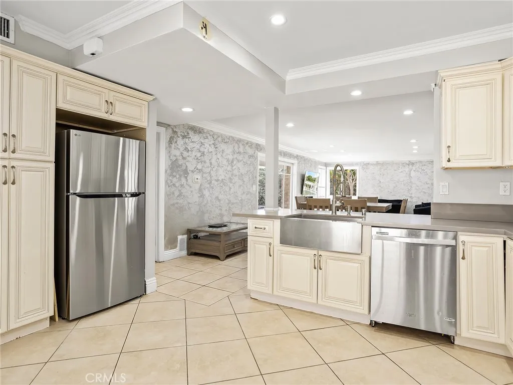 12204 Gerald Avenue, Granada Hills, California 91344 home-pic-12