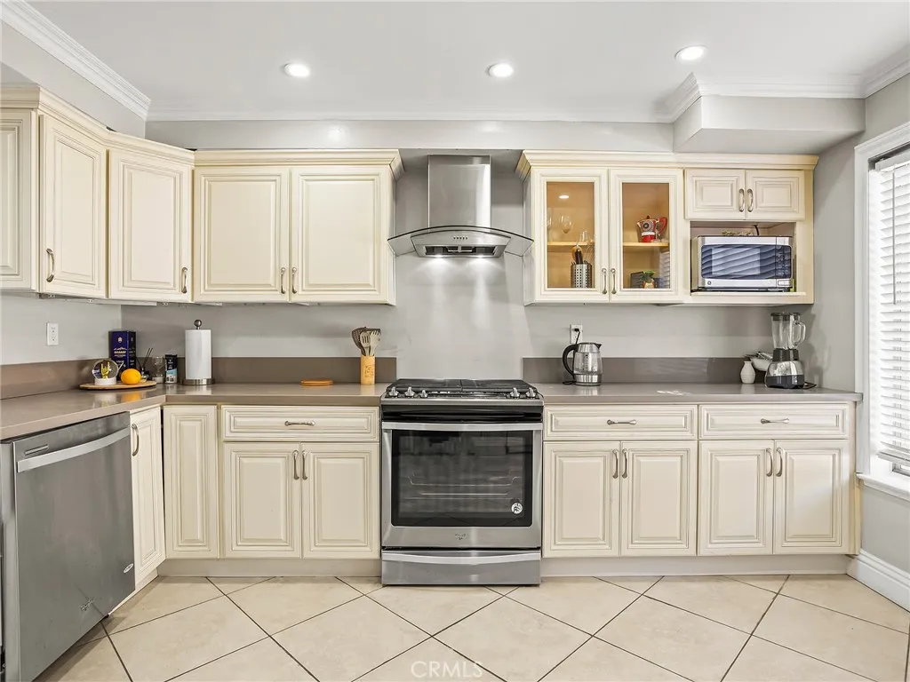 12204 Gerald Avenue, Granada Hills, California 91344 home-pic-10