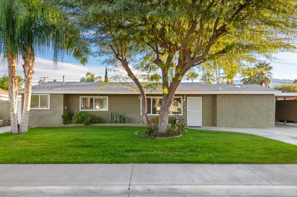 3735 E Camino San Simeon, Palm Springs, California 92264 home-pic-1