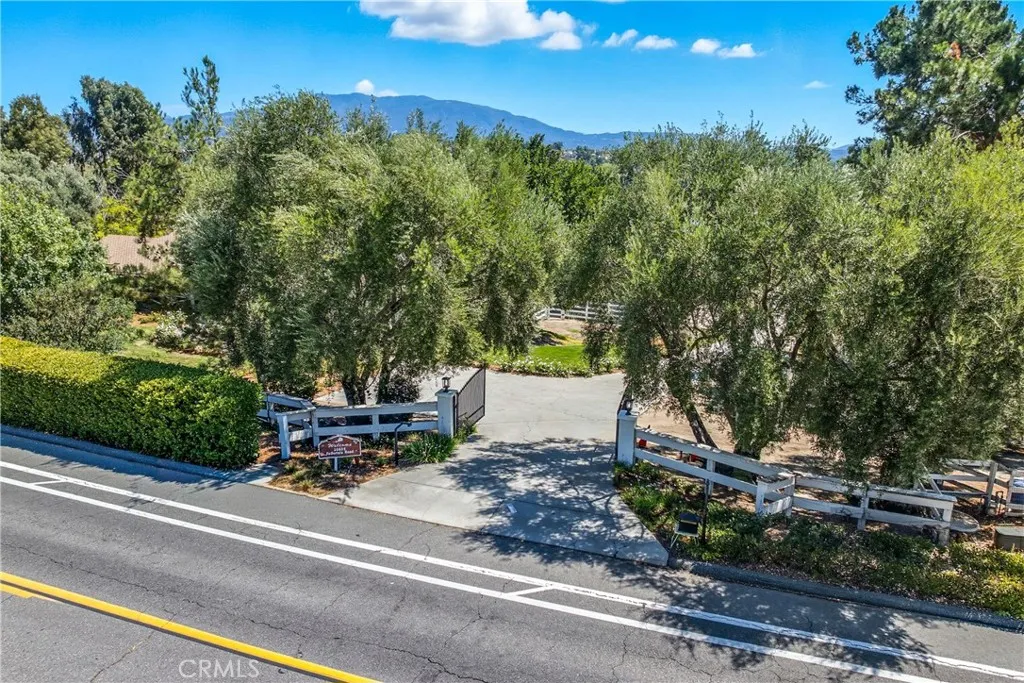 30605 De Portola Road, Temecula, California 92592 home-pic-2