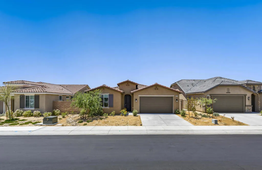 42801 Torno Place, Indio, California 92203 home-pic-2