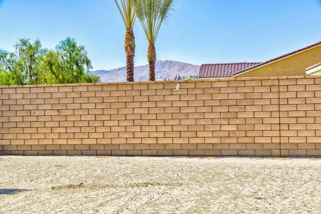42801 Torno Place, Indio, California 92203 home-pic-24