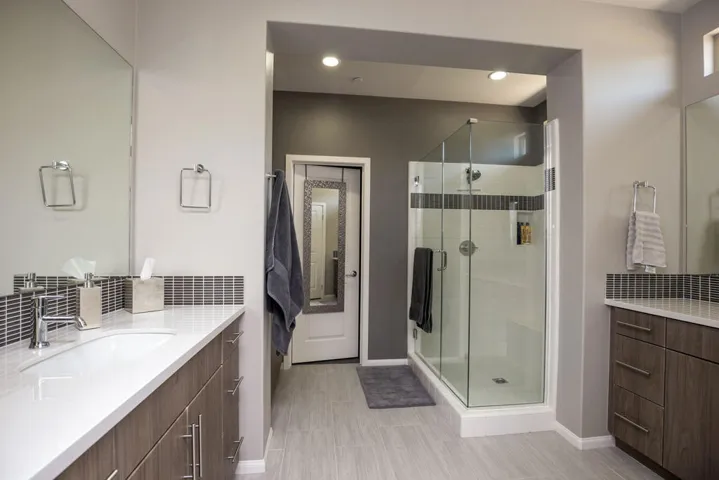 024-82800-Kingsboro-WEB