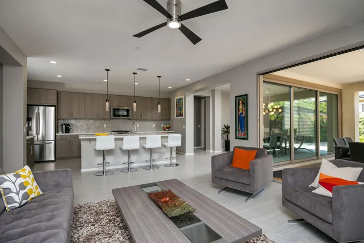 017-82800-Kingsboro-WEB