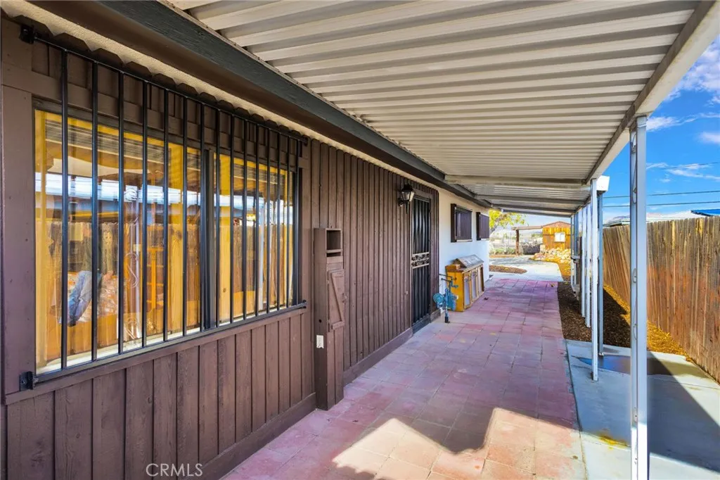 16352 Del Norte Drive, Victorville, California 92395 home-pic-36