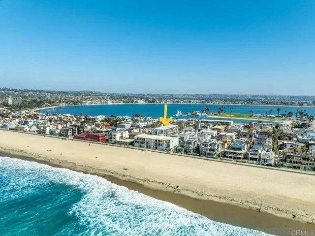 725 Redondo Court 27, San Diego, California 92109