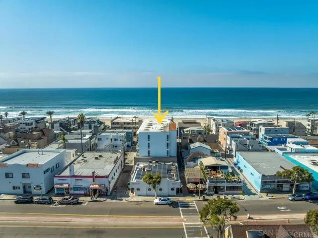 725 Redondo Court 27, San Diego, California 92109