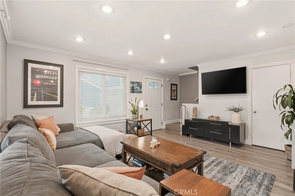 2408 Minuteman Way, Costa Mesa, California 92626 home-pic-4