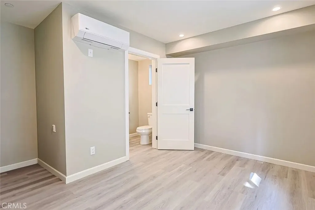 5261 Harmony Avenue, North Hollywood, California 91601 home-pic-29