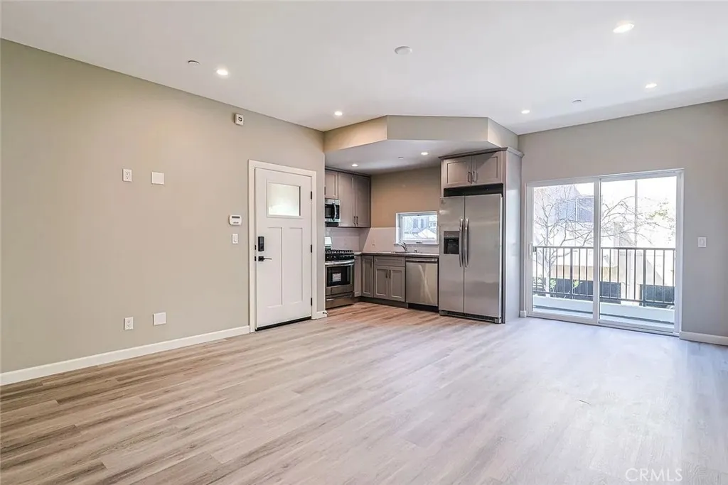 5261 Harmony Avenue, North Hollywood, California 91601 home-pic-7