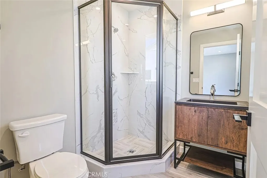 5261 Harmony Avenue, North Hollywood, California 91601 home-pic-21