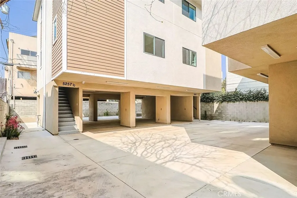 5261 Harmony Avenue, North Hollywood, California 91601 home-pic-4
