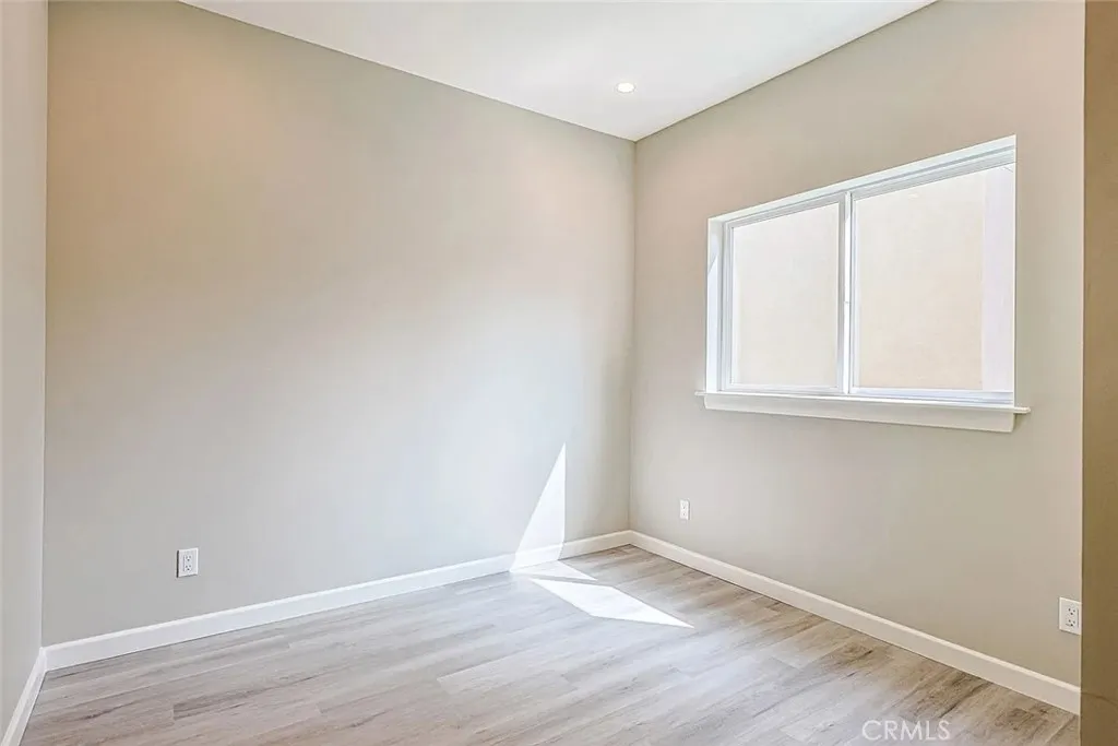 5261 Harmony Avenue, North Hollywood, California 91601 home-pic-18