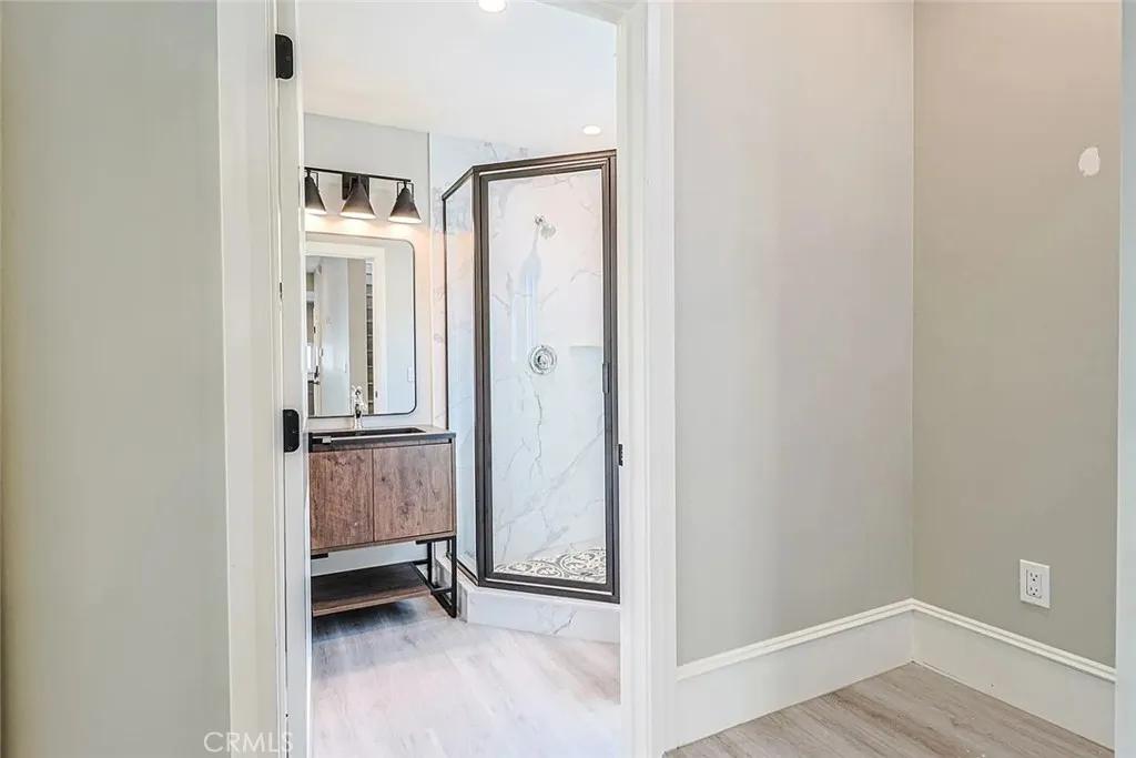 5261 Harmony Avenue, North Hollywood, California 91601 home-pic-19