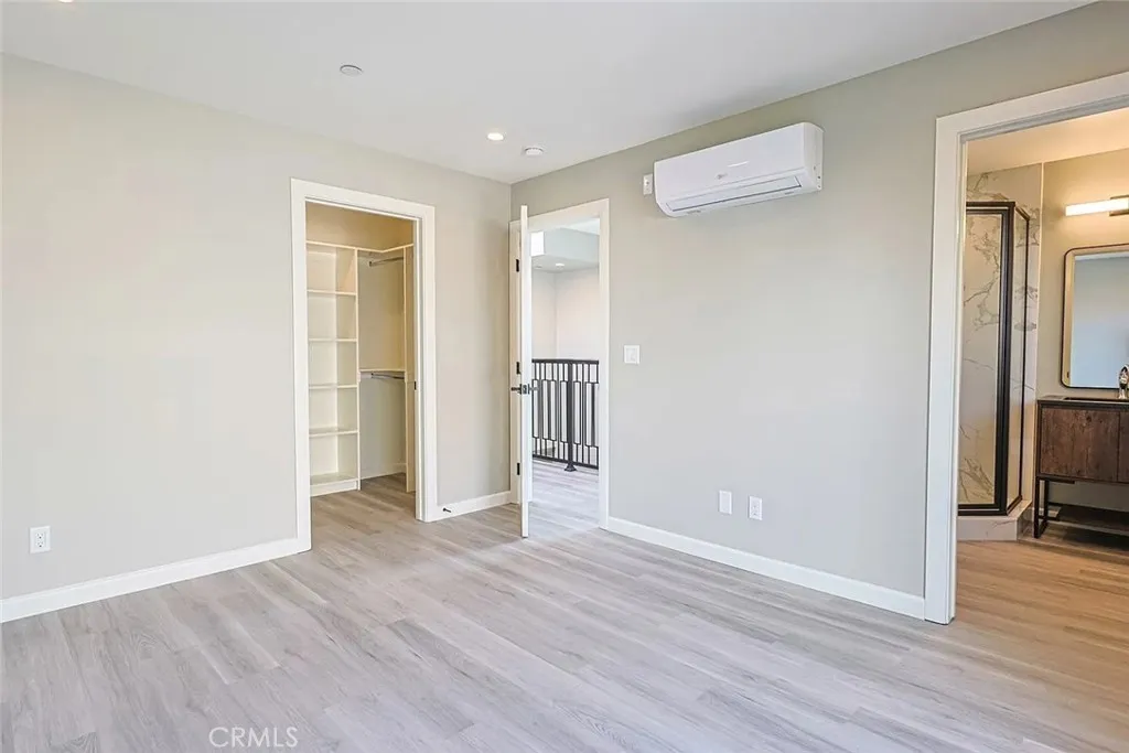 5261 Harmony Avenue, North Hollywood, California 91601 home-pic-24