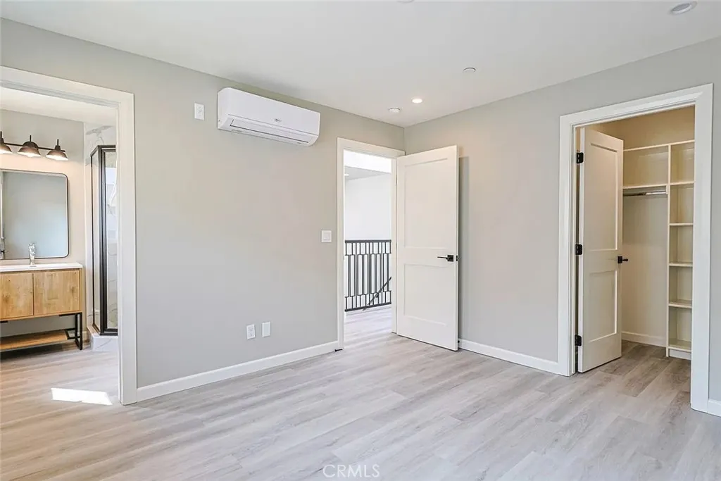 5261 Harmony Avenue, North Hollywood, California 91601 home-pic-22