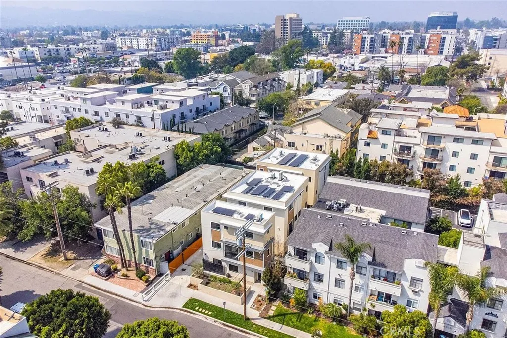5261 Harmony Avenue, North Hollywood, California 91601 home-pic-2